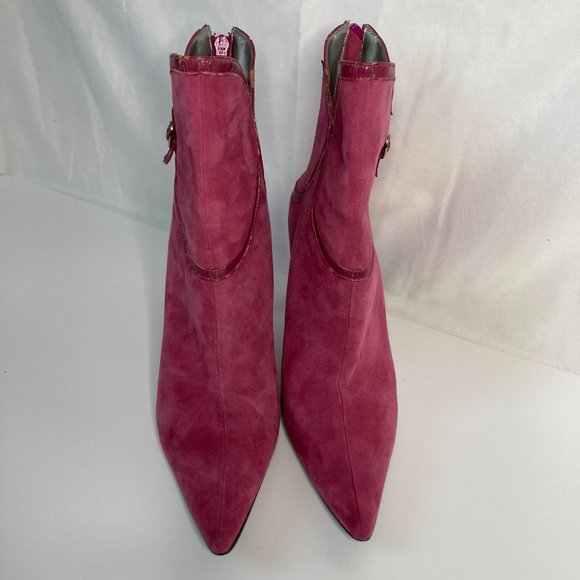 BCBG - Paris Vintage Style Pointed Toe Ankle Boots Size 9 Fuchsia Suede - Picture 2 of 9